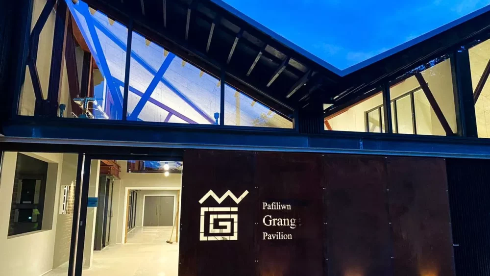 Photo of the outside of Grange Pavilion Llun o’r tu allan i Bafiliwn y Grange